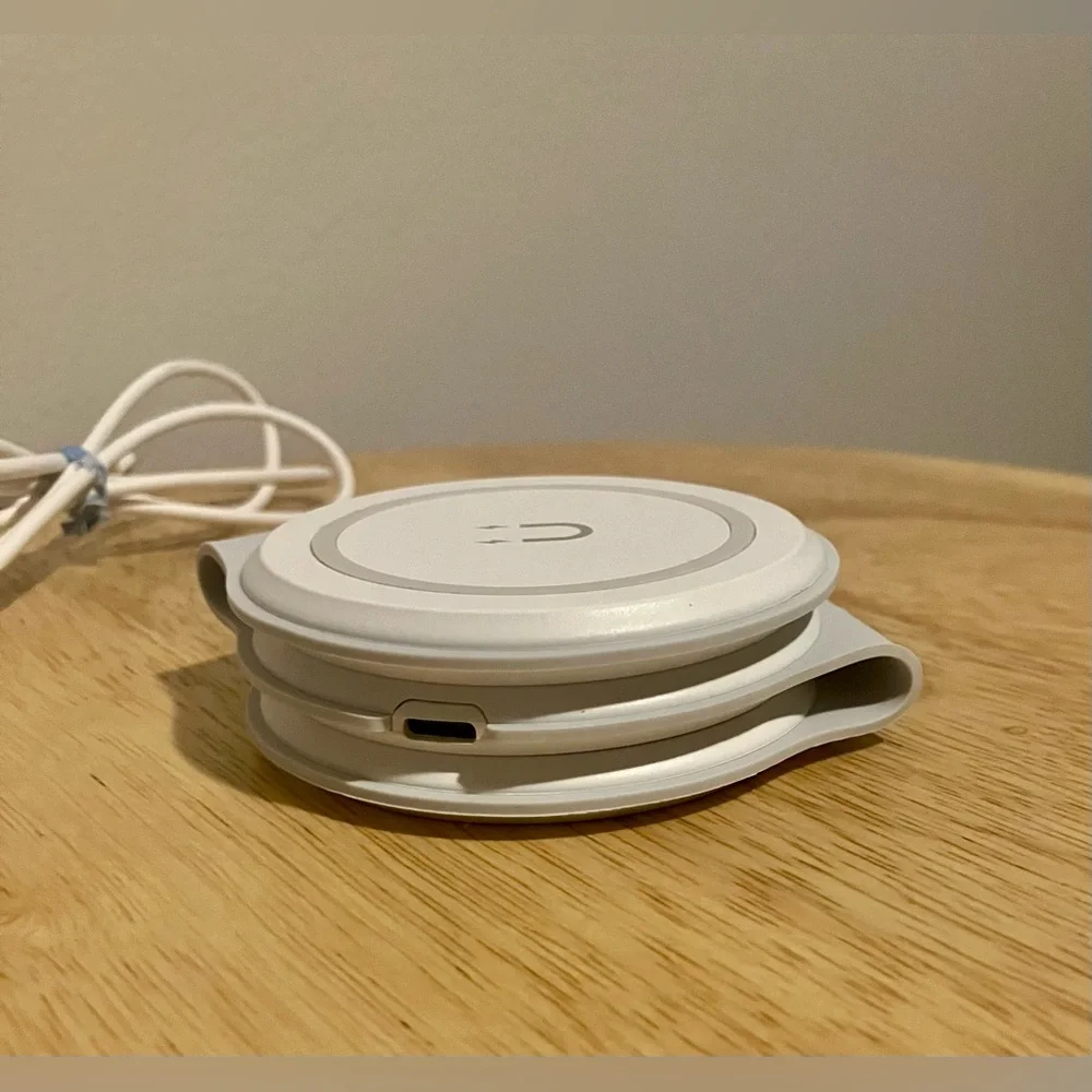White 3-1 Wireless Charging Pad for Apple Devices. Phone, pods, watch.